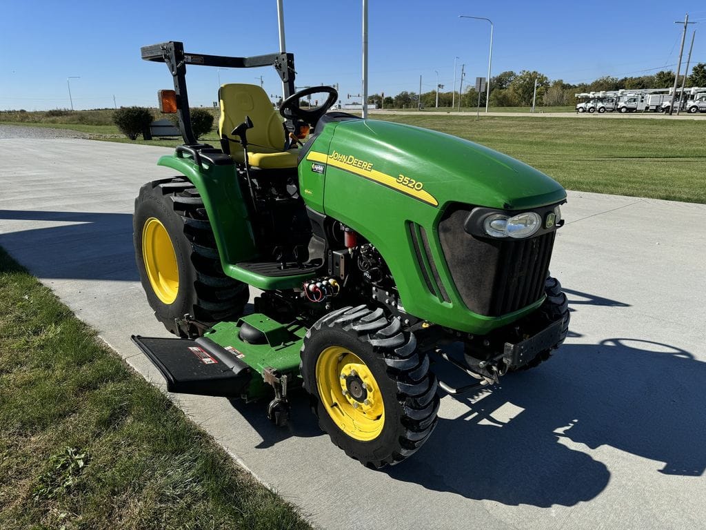 Main image John Deere 3520