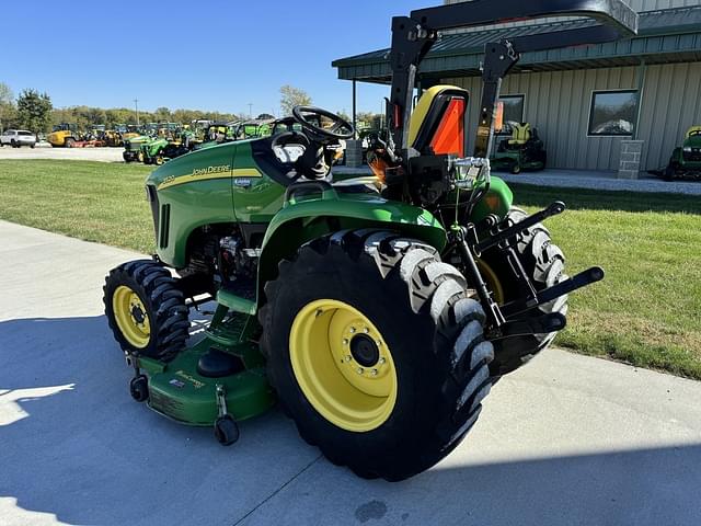 Image of John Deere 3520 equipment image 4