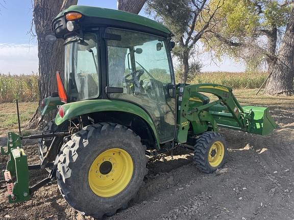 Image of John Deere 3520 equipment image 2