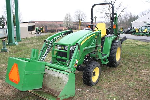 Image of John Deere 3520 equipment image 1