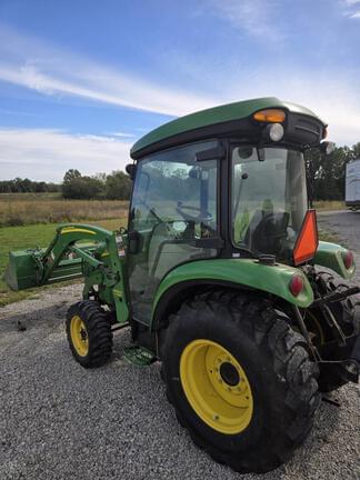 Image of John Deere 3520 equipment image 4