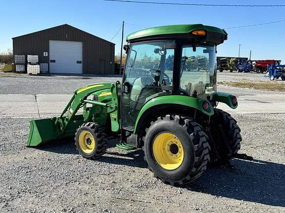 Image of John Deere 3520 equipment image 1