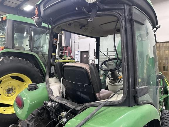 Image of John Deere 3520 equipment image 4