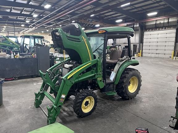 Image of John Deere 3520 equipment image 1