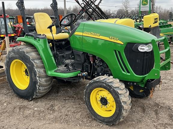 Image of John Deere 3720 equipment image 2