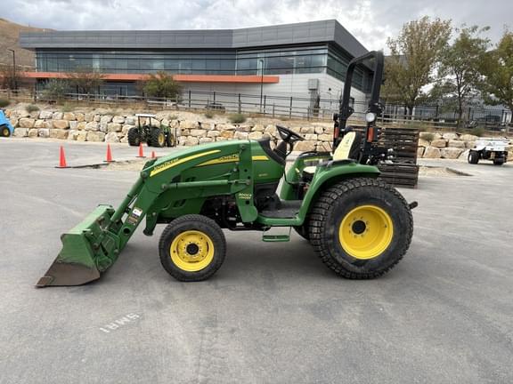 Image of John Deere 3720 equipment image 1