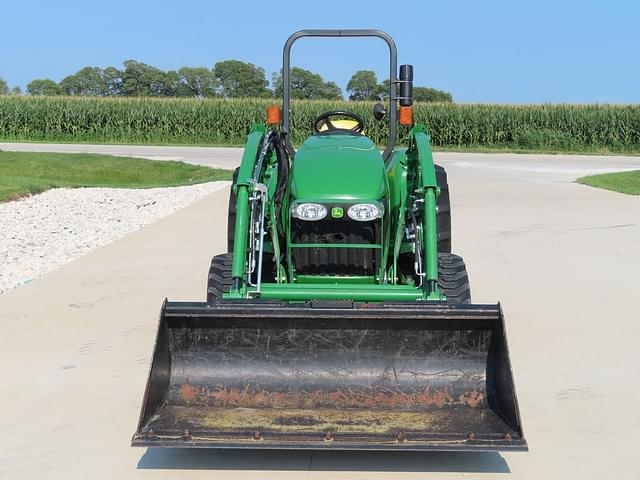 Image of John Deere 4105 equipment image 3