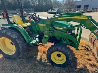 Image of John Deere 4105 equipment image 4