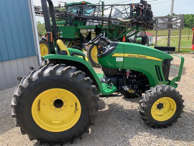 Image of John Deere 4105 equipment image 3
