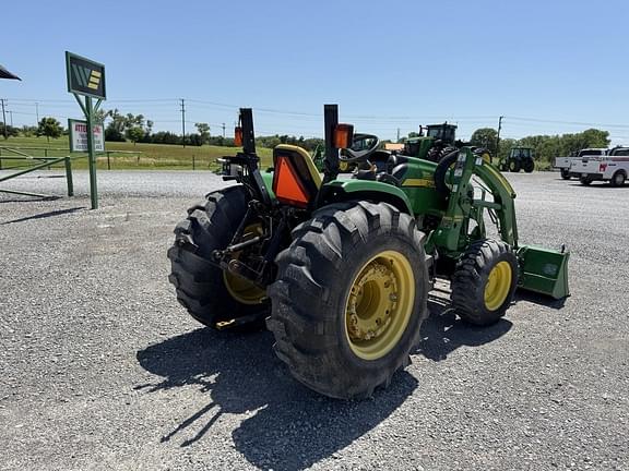 Image of John Deere 4105 equipment image 4