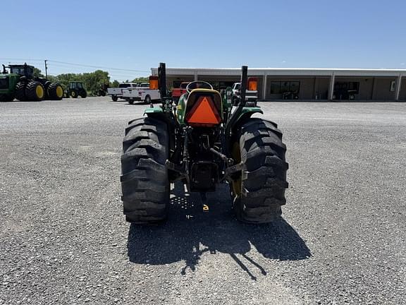 Image of John Deere 4105 equipment image 3