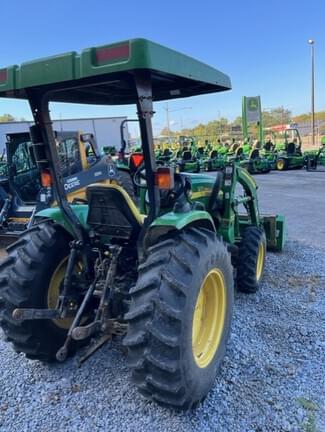Image of John Deere 4105 equipment image 4