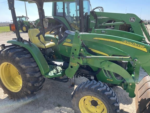 2013 John Deere 4105 Equipment Image0