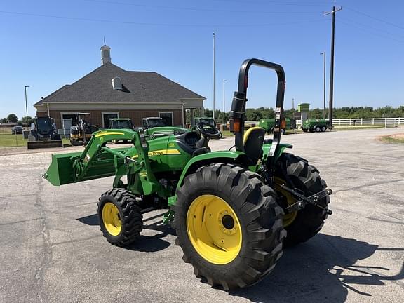 Image of John Deere 4105 equipment image 2