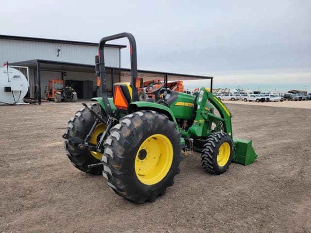 Image of John Deere 4105 equipment image 4