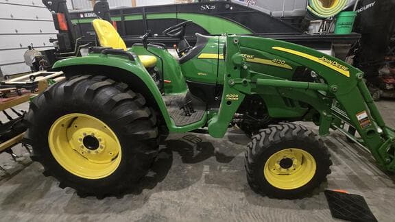 Image of John Deere 4120 equipment image 1