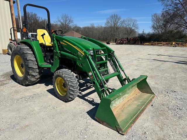 Image of John Deere 4120 equipment image 1