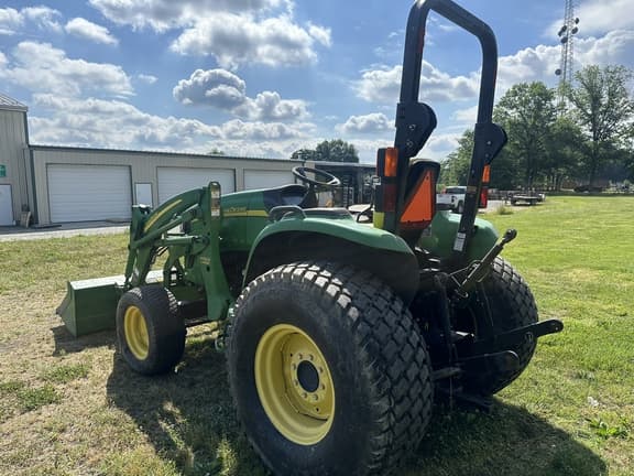Image of John Deere 4320 equipment image 4