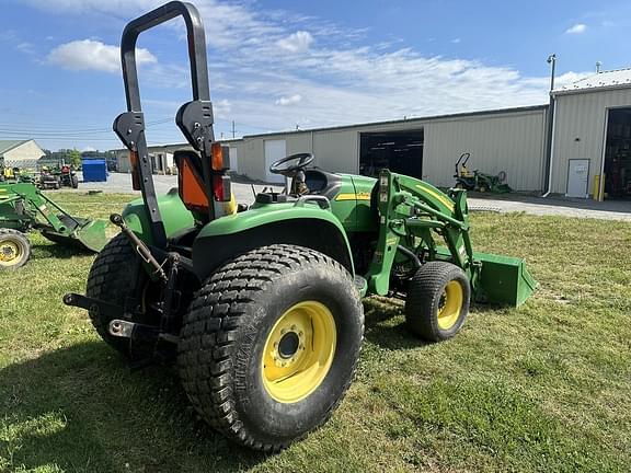 Image of John Deere 4320 equipment image 3