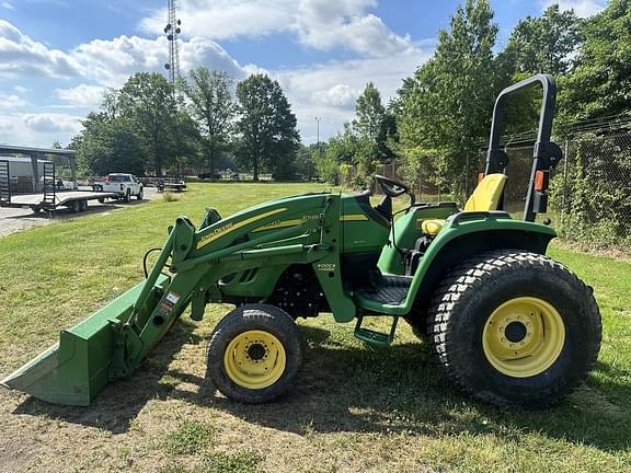 Image of John Deere 4320 equipment image 4