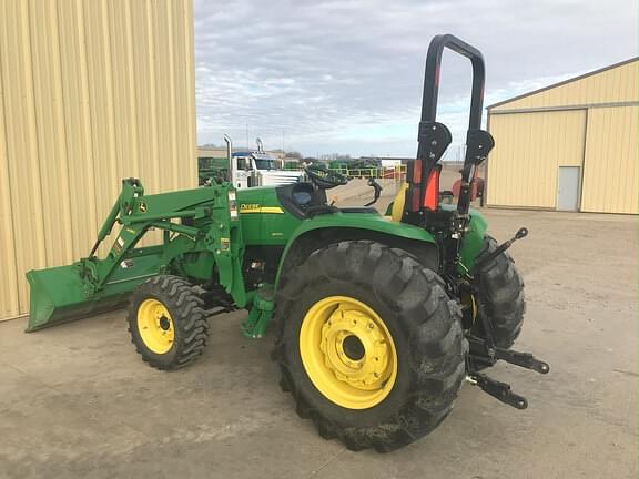 Image of John Deere 4320 equipment image 1