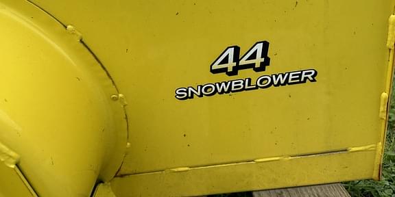 Image of John Deere 44" Snowblower equipment image 4