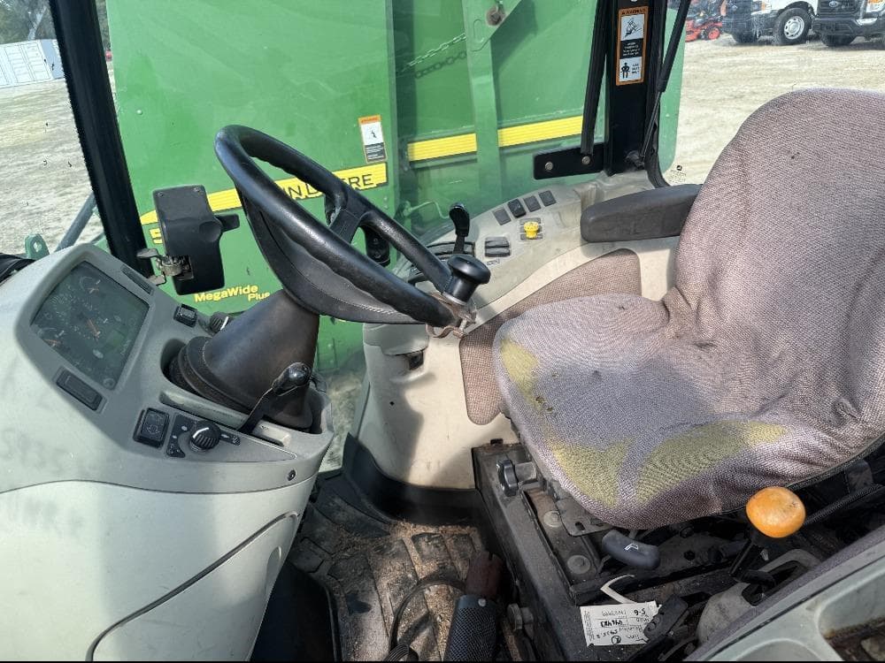 Image of John Deere 4520 Image 1