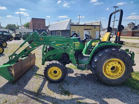 Image of John Deere 4520 equipment image 3