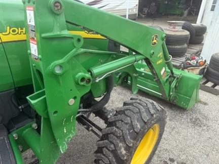 Image of John Deere 4520 equipment image 3