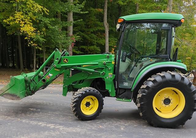 Image of John Deere 4520 equipment image 1