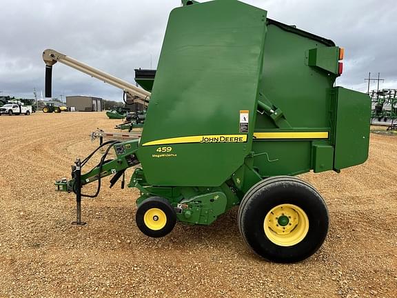 Image of John Deere 459 MegaWide Plus equipment image 2