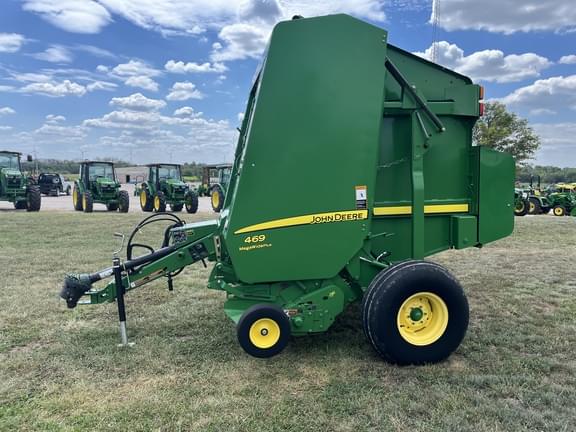 Image of John Deere 469 Megawide Plus equipment image 3