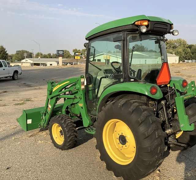 Image of John Deere 4720 equipment image 2