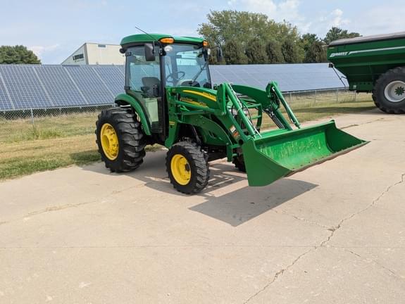 Image of John Deere 4720 equipment image 1