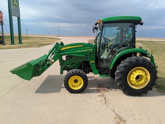 Image of John Deere 4720 equipment image 2