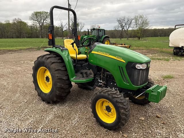Image of John Deere 4720 equipment image 2