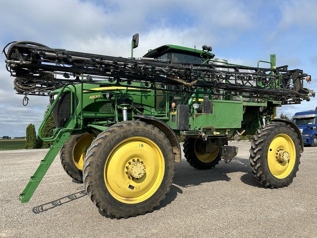 Image of John Deere 4830 Primary image