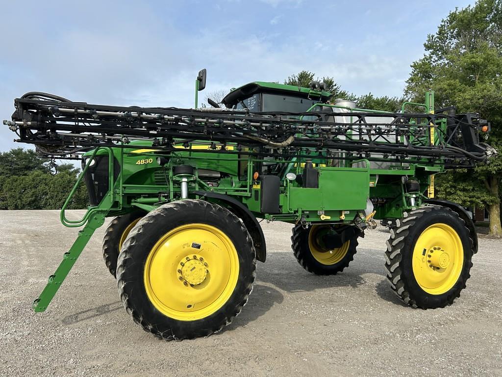 Image of John Deere 4830 Primary image
