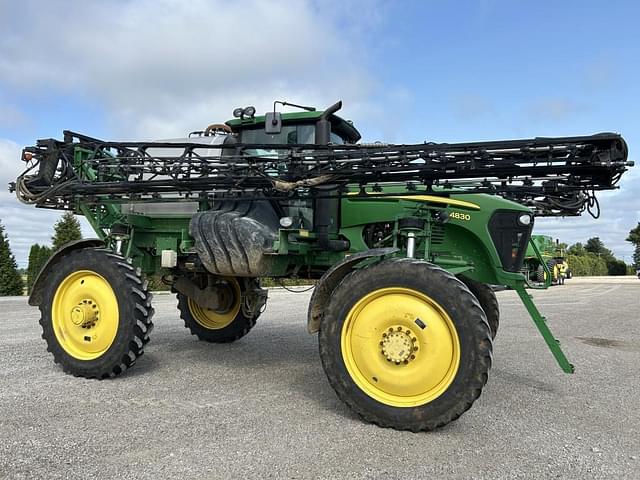 Image of John Deere 4830 equipment image 1