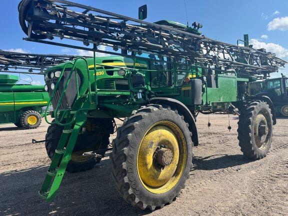 Image of John Deere 4830 Image 0