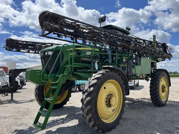 Image of John Deere 4830 Primary image
