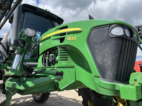 Image of John Deere 4830 equipment image 3