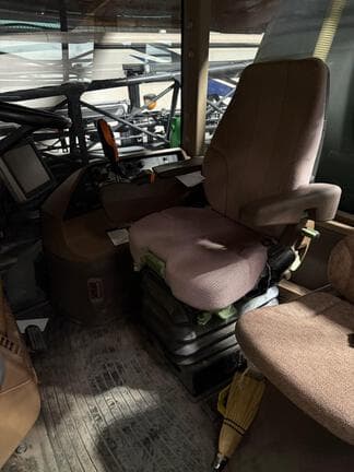 Image of John Deere 4830 equipment image 4