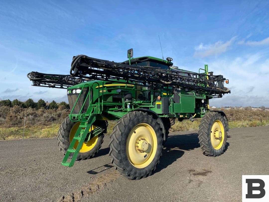 Image of John Deere 4830 Primary image