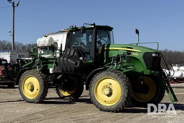 Image of John Deere 4830 equipment image 2