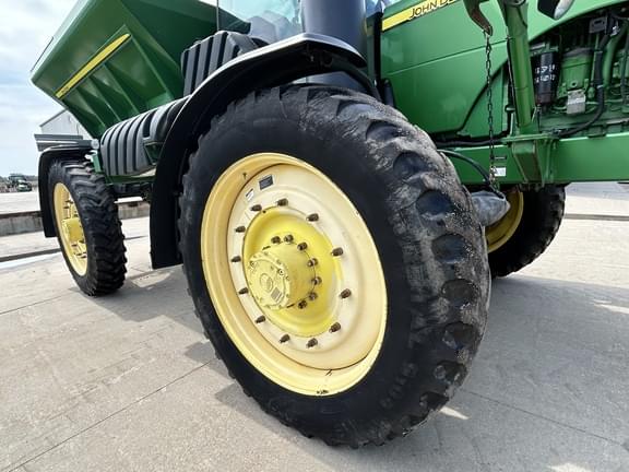 Image of John Deere 4940 equipment image 3