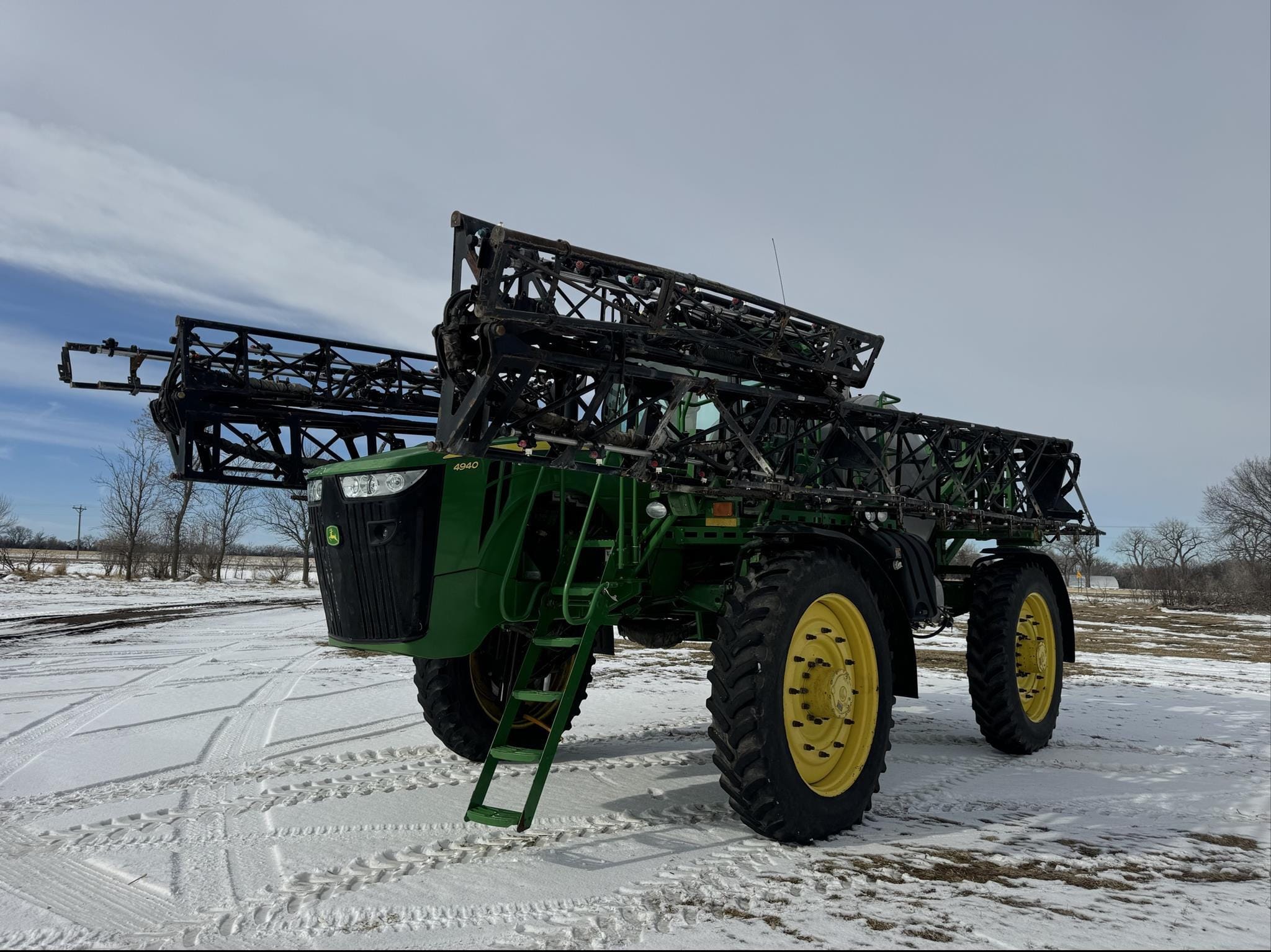 2013 John Deere 4940 Equipment Image0