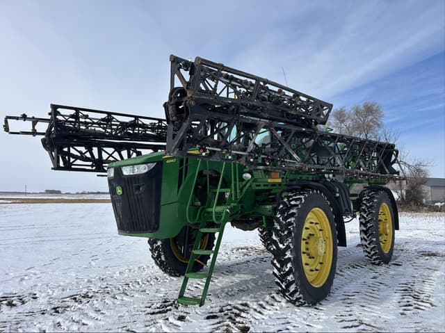 Image of John Deere 4940 equipment image 1