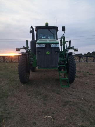 Image of John Deere 4940 equipment image 2