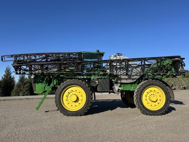 Image of John Deere 4940 equipment image 2